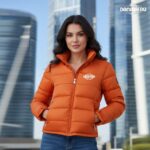 En Dana Perú fabricamos casacas acolchadas impermeables personalizadas en Perú a precio económico, con acabados de muy buena calidad.