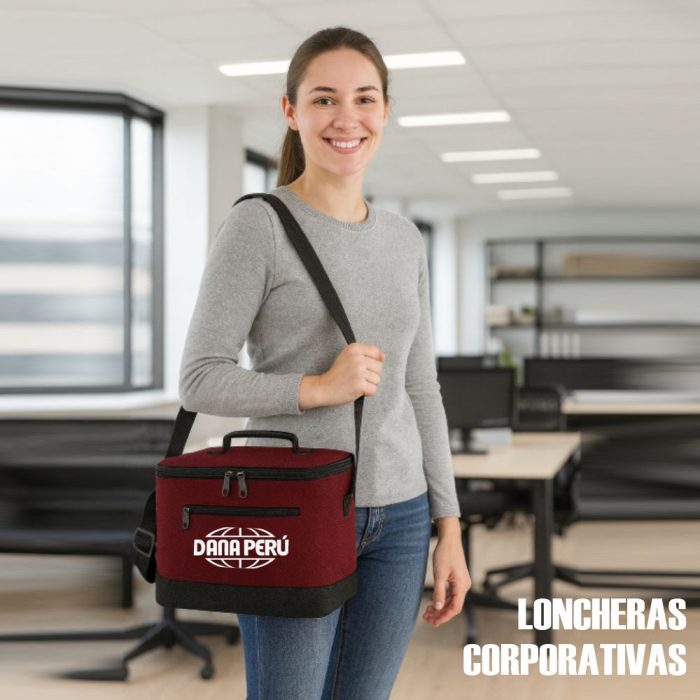 Fabrica de Loncheras Corporativas personalizadas con logo estampado y bordado. Alta calidad a precio económico. Envíos a todo el Perú.