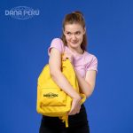 Mochila Económica en tela Kodra personalizada con logo estampado y bordado. Mochila de muy buena calidad. Envíos a a todo el Perú.